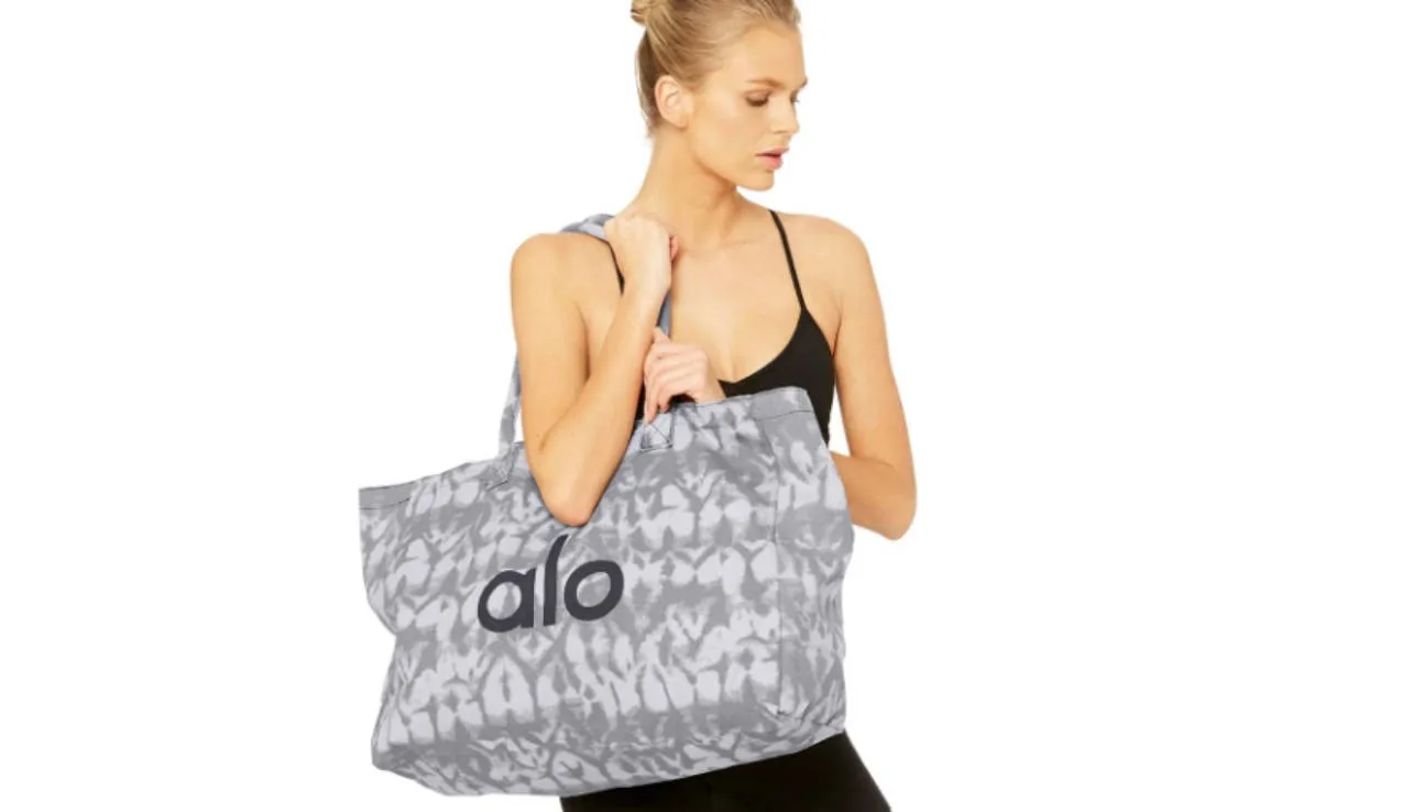 Alo Yoga Tote Real vs. Fake Guide 2026: 9 Signs to Spot a Fake One