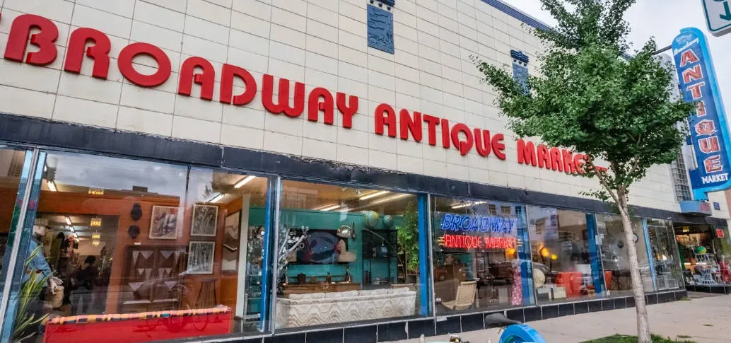 Broadway Antique Market